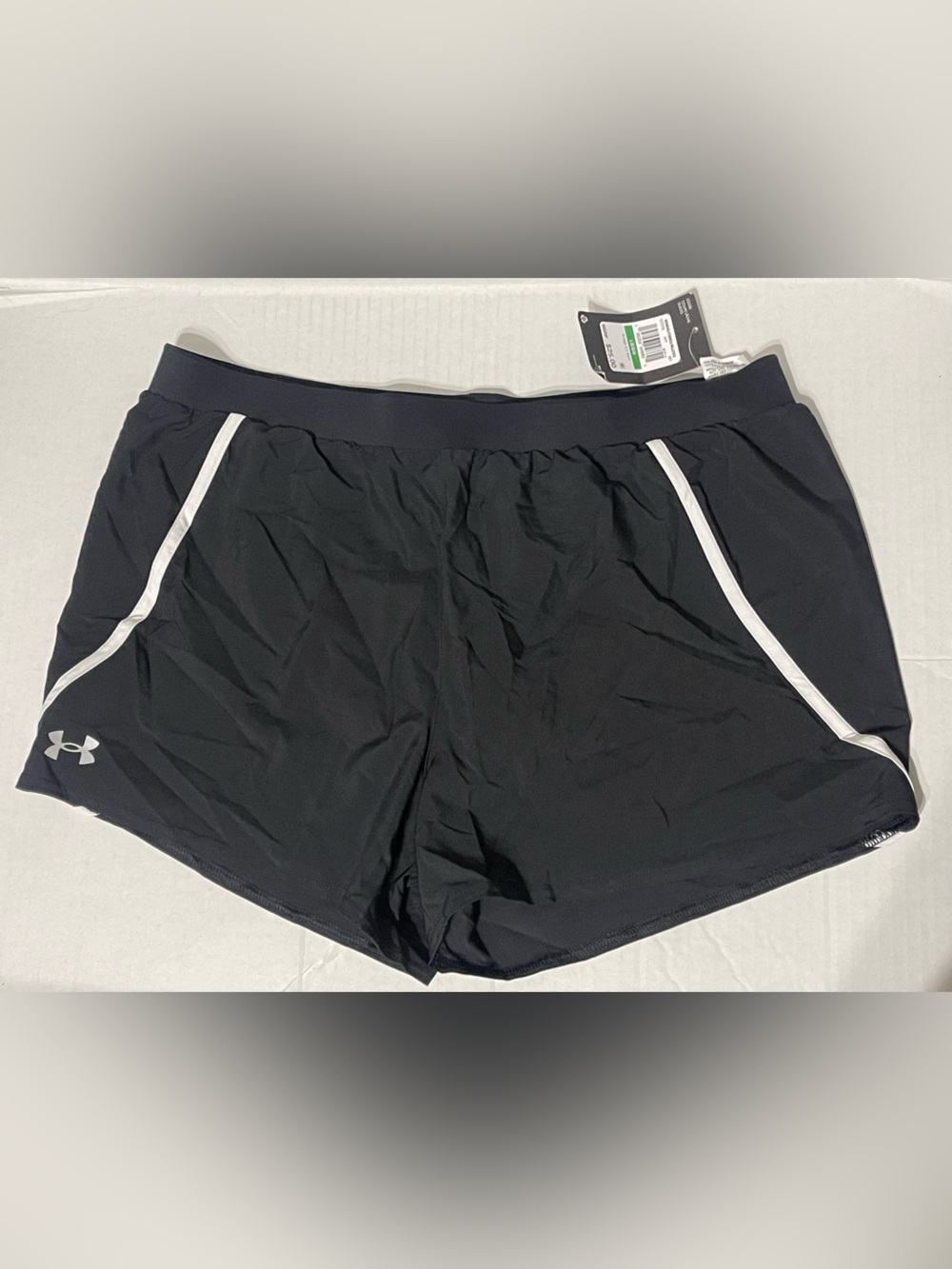 Under Armour Mileage 3.0 Shorts - Women’s Large - Black - NWT